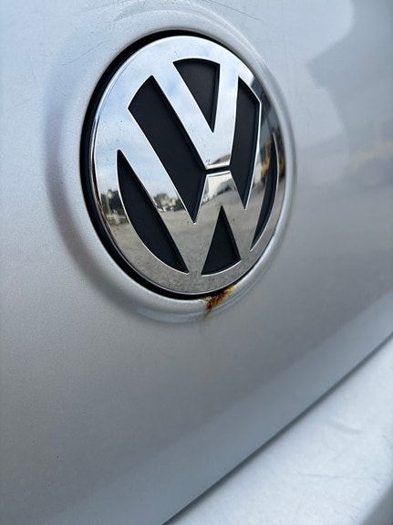 Volkswagen Passat 12 of 17