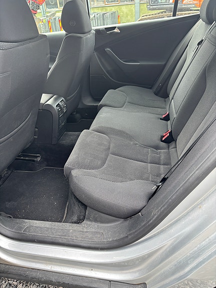 Volkswagen Passat 10 of 17
