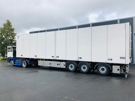 Ekeri FNA trailer med 2-temp og bommer. PÅ LAGER! Løft på første aksel og sving på siste. Bra med verktøykasser. Be om tilbud! 2 of 5