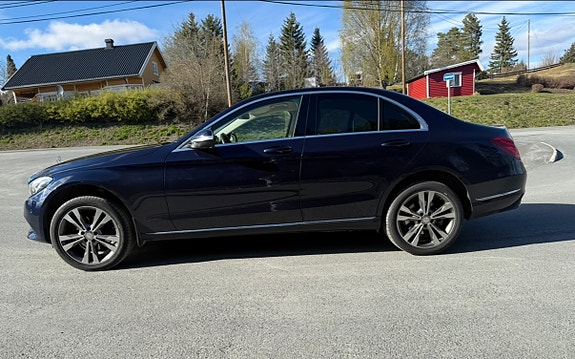 Mercedes-Benz C-Klasse 2 of 5