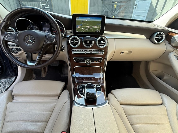 Mercedes-Benz C-Klasse 4 of 5