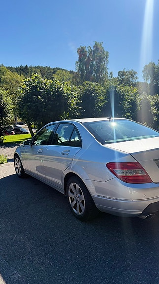 Mercedes-Benz 220 24 of 30