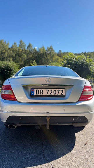 Mercedes-Benz 220 17 of 30