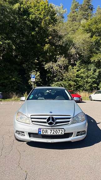 Mercedes-Benz 220 22 of 30