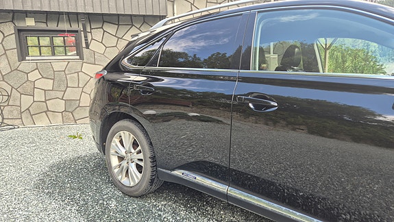 Lexus RX450h 3 of 5