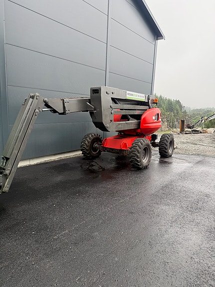 Manitou 180 2 of 4