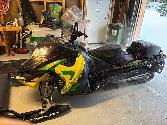 Lynx Boondocker std 3700 800re-Tec 12 of 15