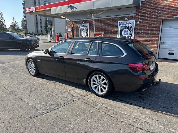 BMW 520d 4 of 5