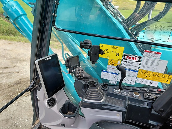 Kobelco SK140SR LC-7 8 of 12