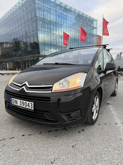 Citroen Grand C4 Picasso 2 of 17