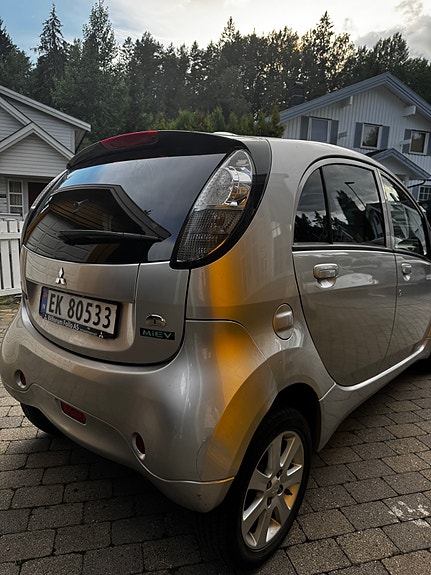 Mitsubishi i-Miev 2 of 7