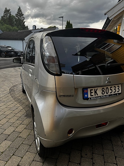 Mitsubishi i-Miev 3 of 7