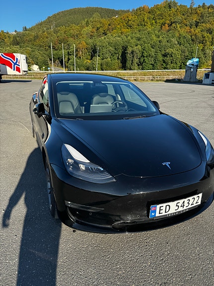 Tesla Model 3 12 of 30