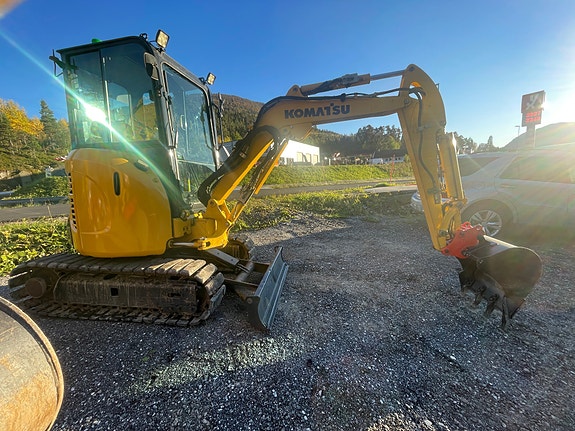 Komatsu PC26 MR3 3 of 5