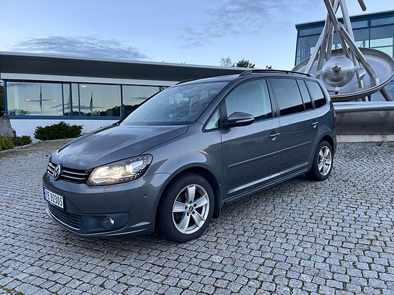 Volkswagen Touran 4 of 5