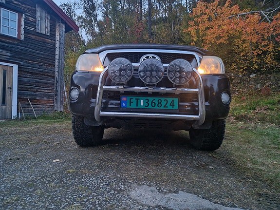 Toyota HiLux 9 of 15