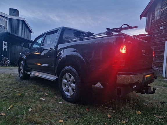 Toyota HiLux 5 of 15