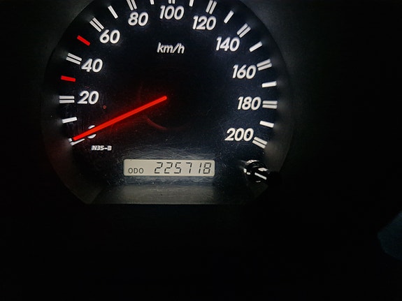 Toyota HiLux 13 of 15