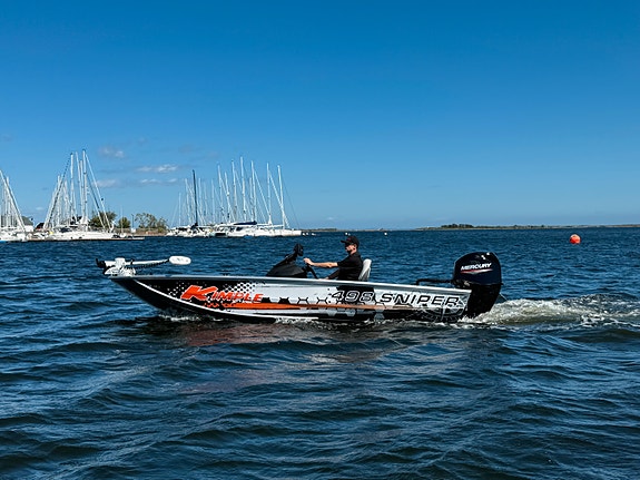 Finn din forhandler - Kimple 498 Sniper Bass Pro