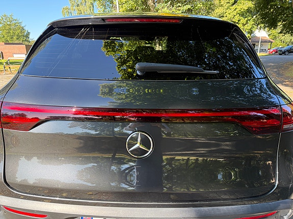 Mercedes-Benz EQC-Klasse 8 of 29