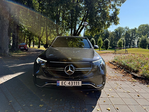 Mercedes-Benz EQC-Klasse 2 of 29