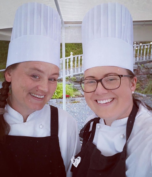 Silja og Caroline som eier og driver