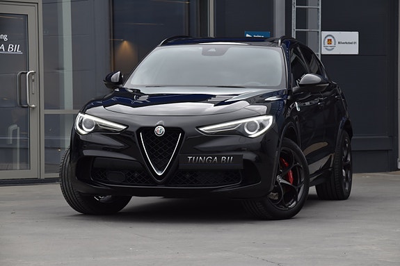 Alfa Romeo Stelvio Quadrifoglio 3 of 5