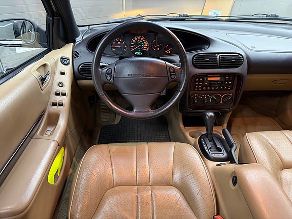 Chrysler Stratus 25 of 30