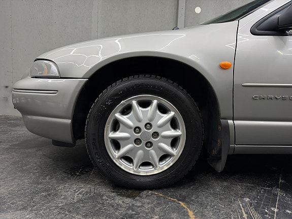 Chrysler Stratus 7 of 30