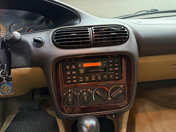 Chrysler Stratus 22 of 30