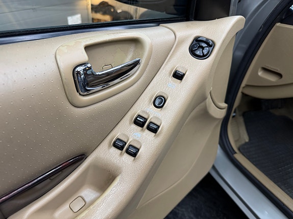 Chrysler Stratus 16 of 30