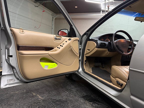 Chrysler Stratus 15 of 30