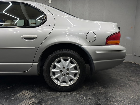 Chrysler Stratus 8 of 30