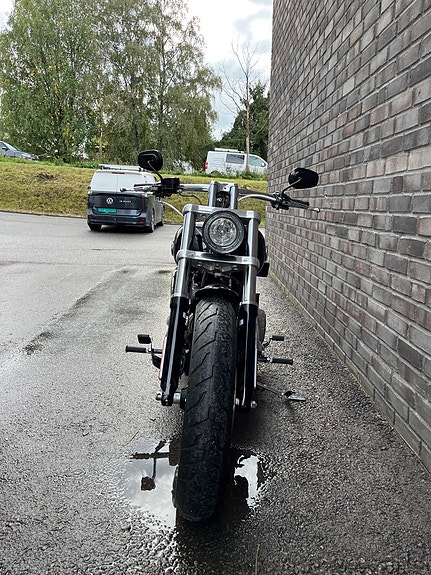 Harley-Davidson FXSB Breakout 5 of 5