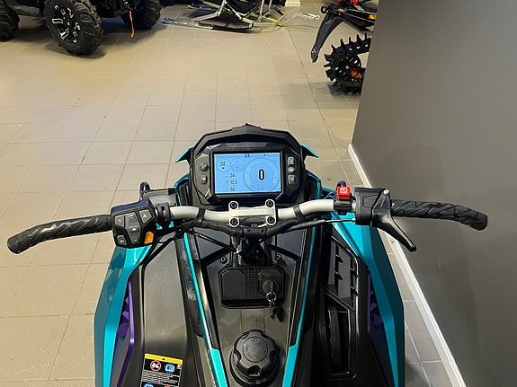 Polaris 850 Switchback Assault Boost 9 of 9