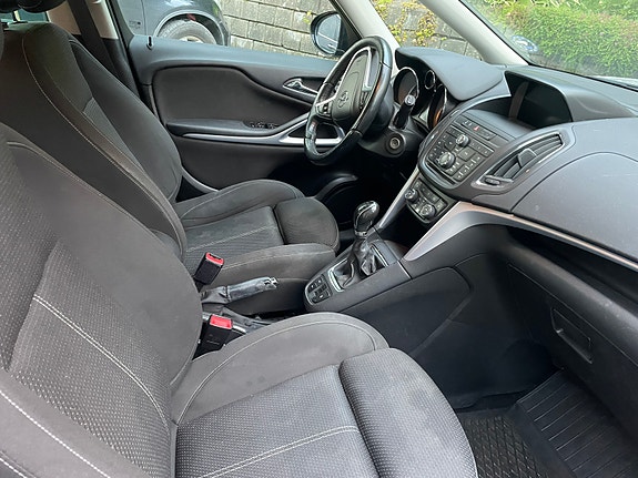 Opel Zafira Tourer 4 of 9