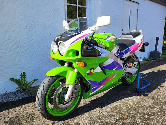 Kawasaki Zxr750 Ninja 2 of 7