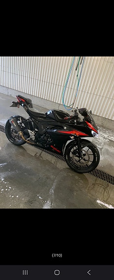 Suzuki GSX-R 125 2 of 6