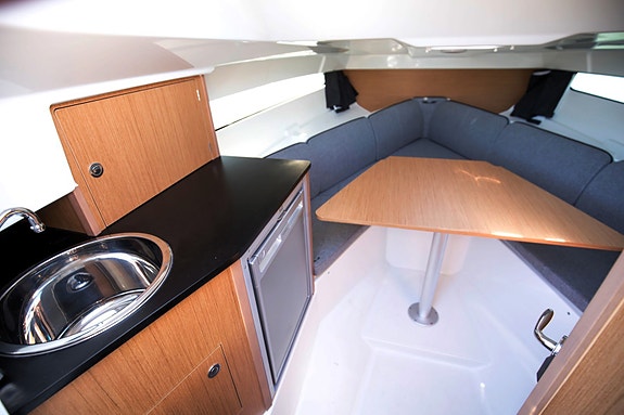 Beneteau Flyer 8 SunDeck – Se den på vår messe på Vollen Marina 5.-6. september 15 of 30