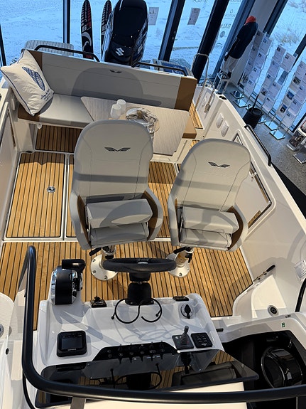 Beneteau Flyer 8 SunDeck – Se den på vår messe på Vollen Marina 5.-6. september 8 of 30