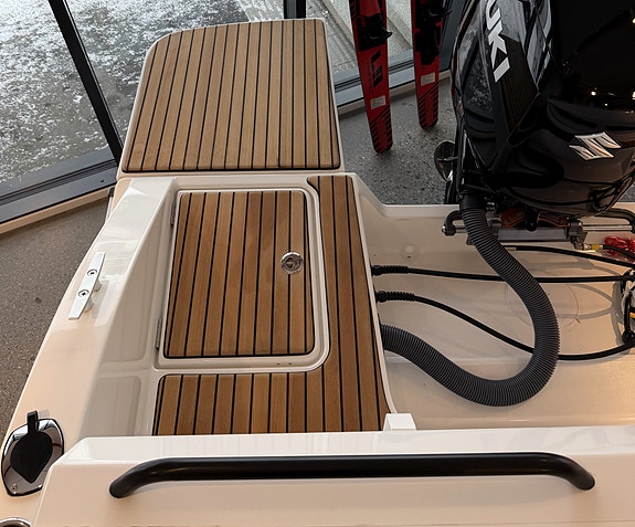 Beneteau Flyer 8 SunDeck – Se den på vår messe på Vollen Marina 5.-6. september 25 of 30