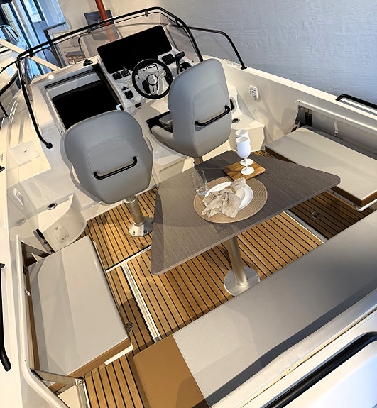 Beneteau Flyer 8 SunDeck – Se den på vår messe på Vollen Marina 5.-6. september 6 of 30