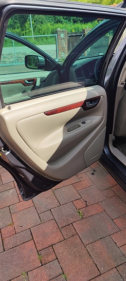 Volvo XC70 18 of 30