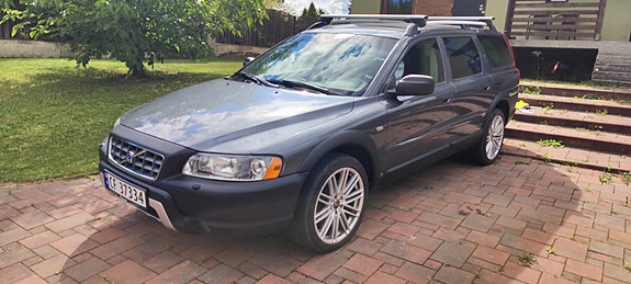 Volvo XC70 2 of 30