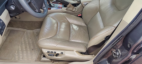 Volvo XC70 27 of 30