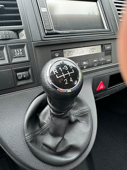 Volkswagen Caravelle 27 of 30