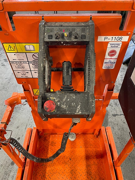 JLG 1930 ES 6 of 8