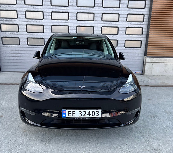 Tesla Model Y 2 of 15