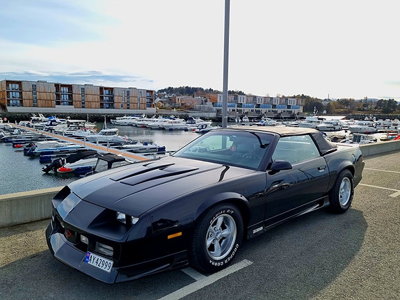 Chevrolet Camaro 2 of 26