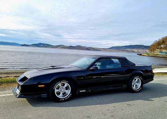 Chevrolet Camaro 3 of 26